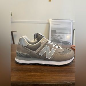 New Balance 574 Sneakers - Size 6